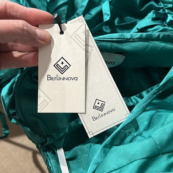 Berlinnova Green Spaghetti Straps Corset Back Long Prom Formal Dress - Picture 11 of 11